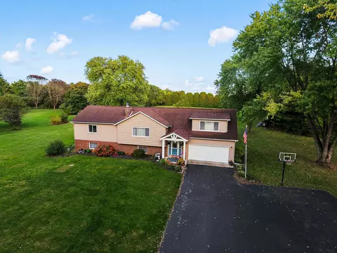 7461 S Bloomfield Royalton Rd, Ashville, OH 43103