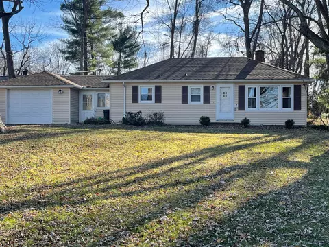 1145 Rainbow Dr NE, Lancaster, OH 43130