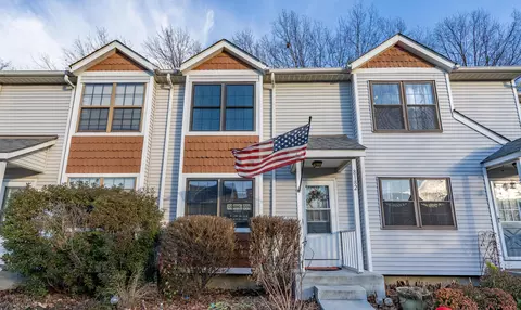8182 Newark Ave #18C, Westerville, OH 43081