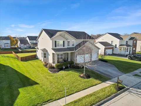 130 Mannaseh Dr E, Granville, OH 43023