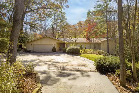 4469 Summit Ridge Rd, Columbus, OH 43220