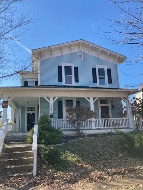 127 N Oak St, London, OH 43140