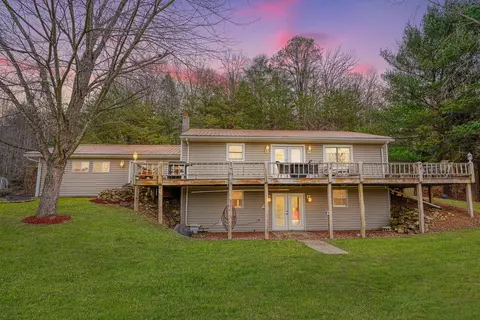 448 Jackson Furnace Rd, Oak Hill, OH 45656