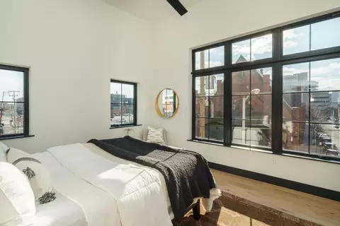 320 E Long St, Columbus, OH 43215 photo 20