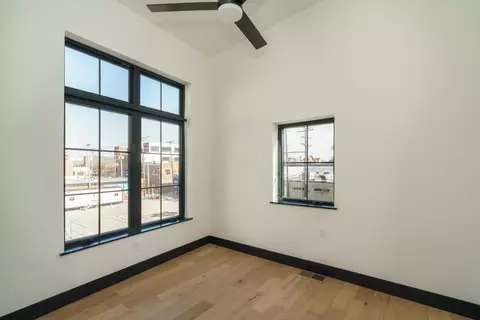 320 E Long St, Columbus, OH 43215 photo 25
