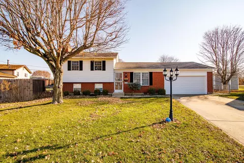 228 Oakdale Ct, West Jefferson, OH 43162