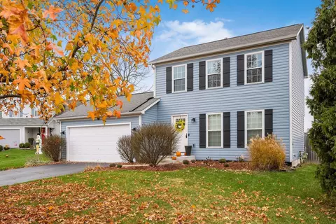 2203 Grove Oaks Ct, Grove City, OH 43123