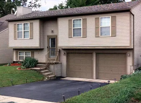 238 Chatterly Ln, Columbus, OH 43207