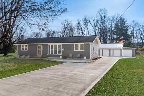 2796 Hallie Ln, Granville, OH 43023
