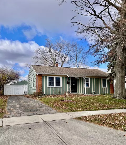 217 Sturbridge Rd, Columbus, OH 43228