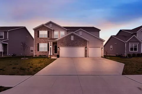 151 Kirkhope Dr, Pickerington, OH 43147