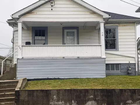 527 Spangler Dr, Zanesville, OH 43701