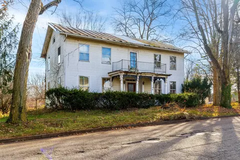 78 S Main St, Croton, OH 43013