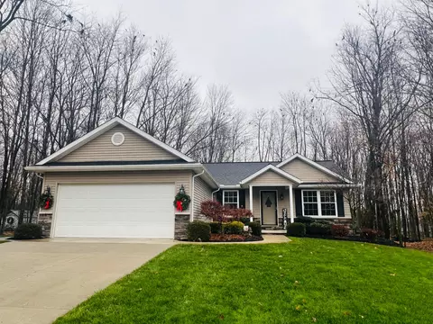 360 Ridgeland Cir, Howard, OH 43028