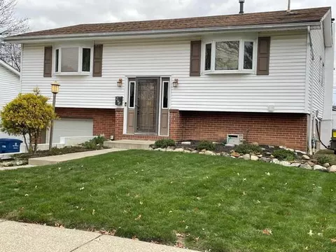 470 Baywood Pl, Columbus, OH 43230