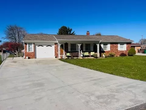2026 Virginia Dr, Obetz, OH 43207