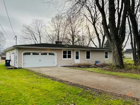 128 N 8th St, Hebron, OH 43025