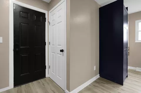 861 E 4th Ave, Columbus, OH 43201 photo 12
