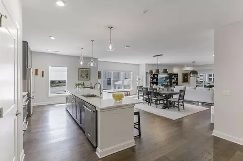 5233 Highpointe Lakes Dr #101, Westerville, OH 43081