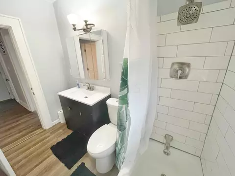 Bath - 787 E 3rd Ave, Columbus, OH 43201 photo 2 of 3