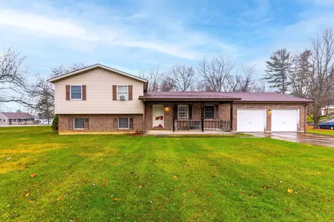 487 Meadow Ln, Springfield, OH 45505