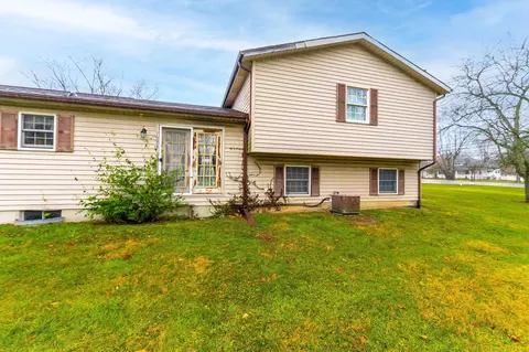 487 Meadow Ln, Springfield, OH 45505 photo 6