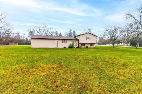 487 Meadow Ln, Springfield, OH 45505 photo 8
