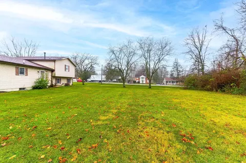 487 Meadow Ln, Springfield, OH 45505 photo 9