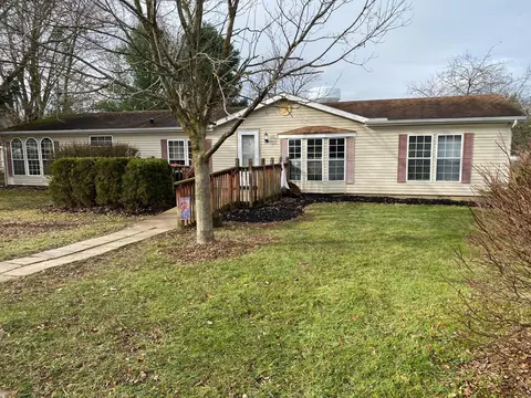 81 Amber Rd SW, Pataskala, OH 43062