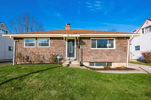 3512 Liv Moor Dr, Columbus, OH 43227