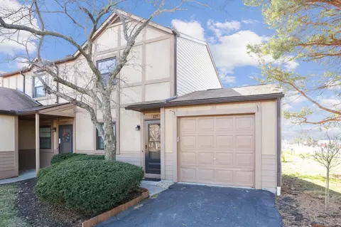 625 Alta View Ct, Worthington, OH 43085