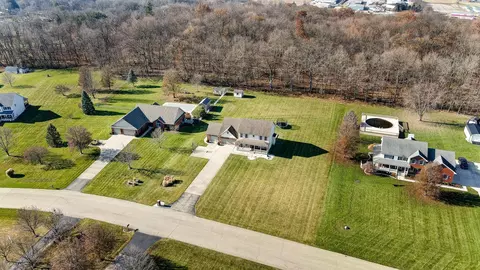 5253 Hearthstone Dr, Springfield, OH 45502 photo 3