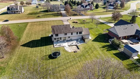5253 Hearthstone Dr, Springfield, OH 45502 photo 4