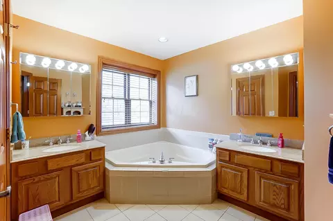 5253 Hearthstone Dr, Springfield, OH 45502 photo 34