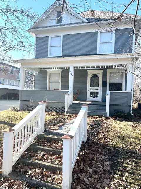 297 N Sandusky St, Delaware, OH 43015
