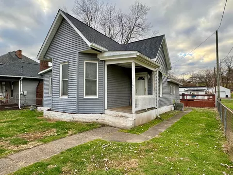 717 Spangler Dr, Zanesville, OH 43701