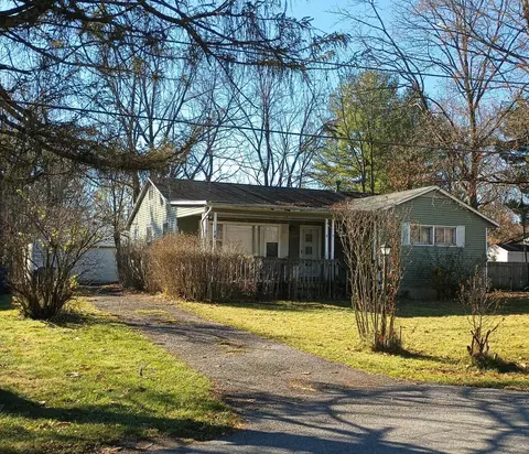 83 3rd Ave, Pataskala, OH 43062