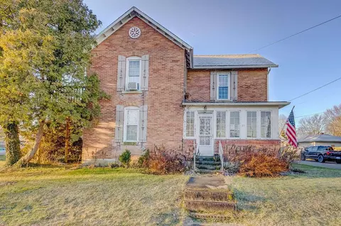 53 S Preston St, Centerburg, OH 43011