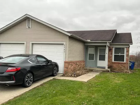 2585-2587 Four Seasons Dr, Columbus, OH 43207