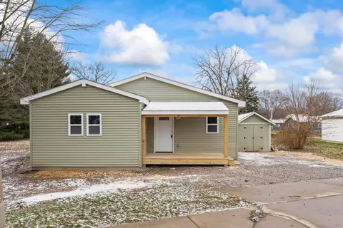 134 S High St, Hebron, OH 43025