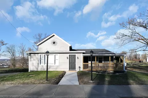 807 Warwick Ave, Zanesville, OH 43701