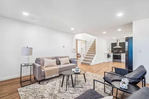 678 E Starr Ave, Columbus, OH 43201 photo 11