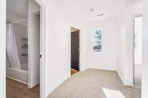 678 E Starr Ave, Columbus, OH 43201 photo 24