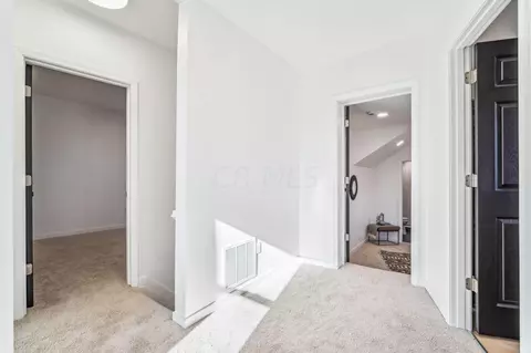 678 E Starr Ave, Columbus, OH 43201 photo 23