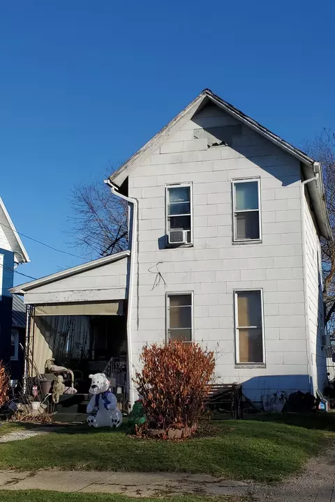 52 Allen St, Newark, OH 43055