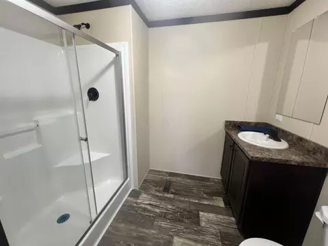 Bath - 129 Logan St, Circleville, OH 43113 photo 1 of 2