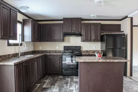 Kitchen - 129 Logan St, Circleville, OH 43113 photo 1 of 4