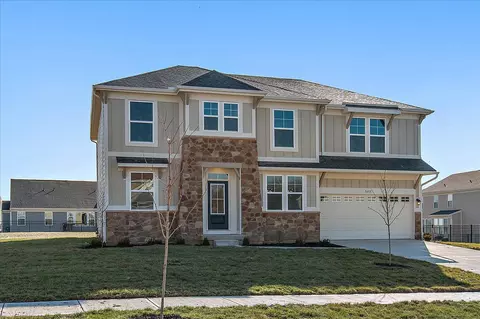 3653 Shellbark Dr, Bellbrook, OH 45305 photo 2