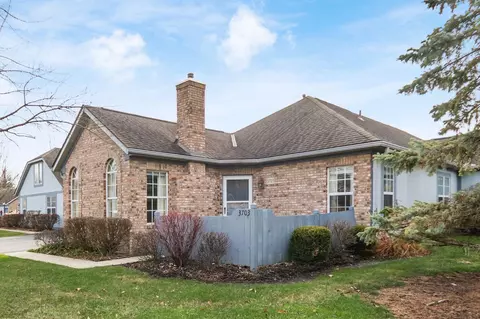 3703 Falls Circle Dr, Hilliard, OH 43026