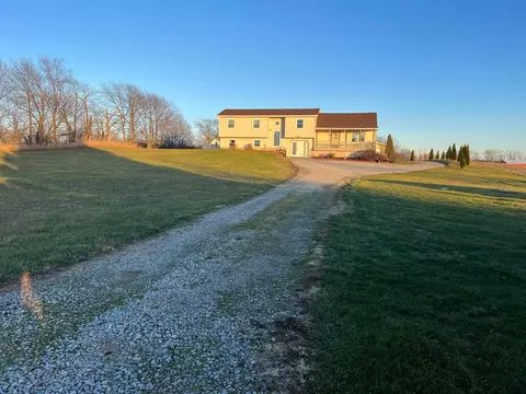 10320 Dozer Rd SW, Stoutsville, OH 43154